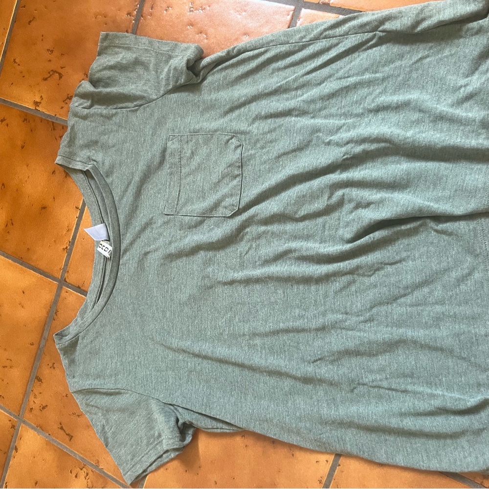 Divided Green Short Sleeve Size S Tee